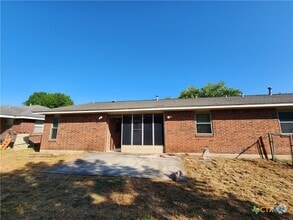 Building Photo - 1330 Summerwood Dr