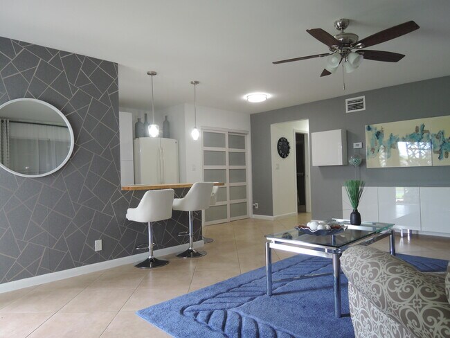 Foto del edificio - 115 Lakes End Dr