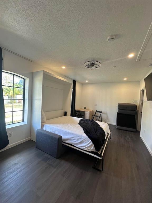 Building Photo - 19326 Majestic St