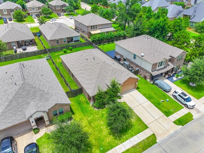 Foto del edificio - 138 Meadow Grove Dr