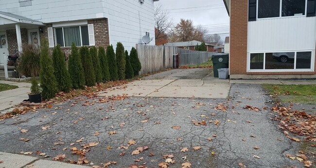 Foto del edificio - 235 Argus Dr