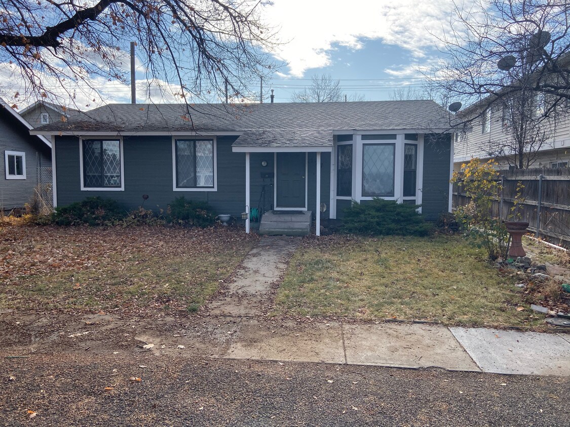 Primary Photo - 127 E King St