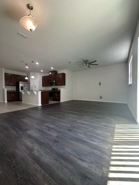 Foto del edificio - 2772 Pleasant Cypress Cir