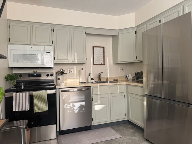 Foto del edificio - 83 Valley Dr