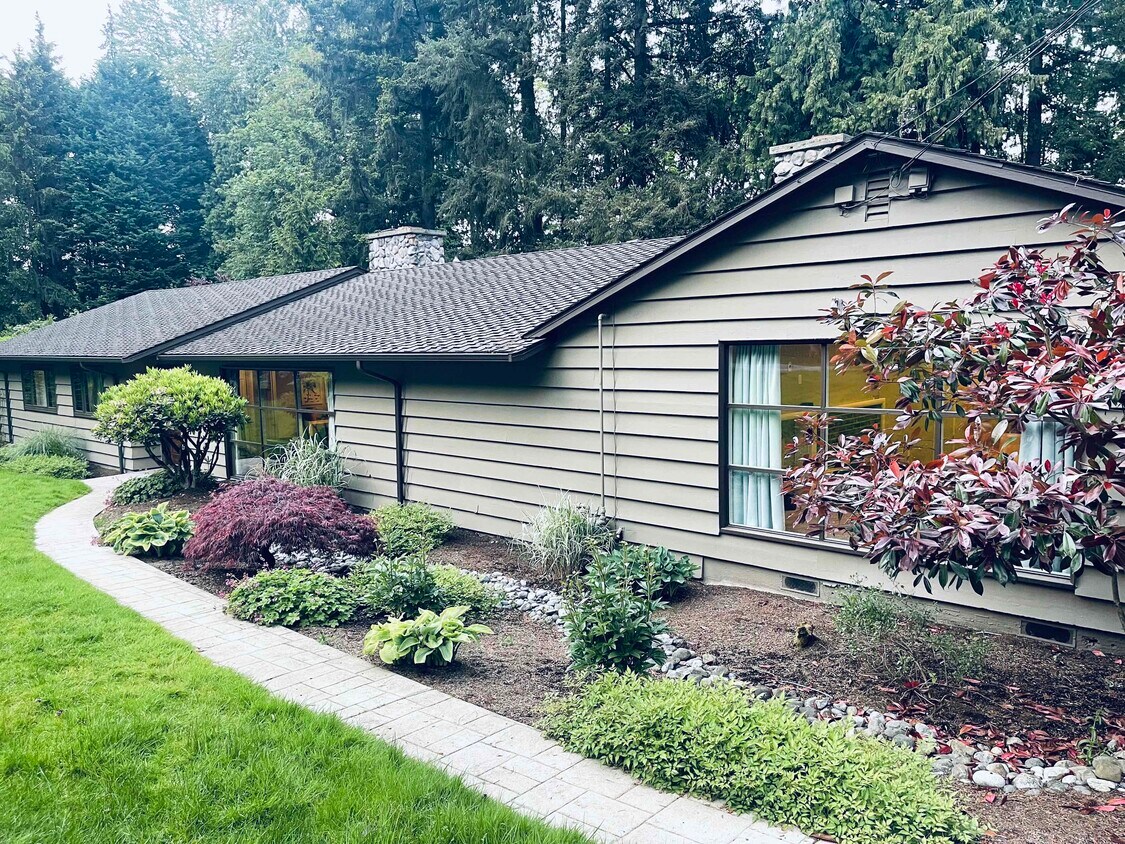 Foto principal - 2640 110th Ave NE