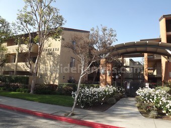 Foto principal - 15425 Sherman Way