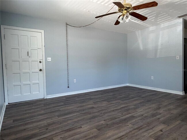 Foto del edificio - 1481 Drew St