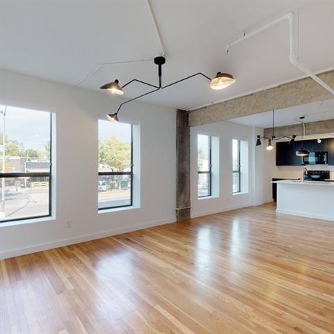 Foto del edificio - 3721 N Hall St