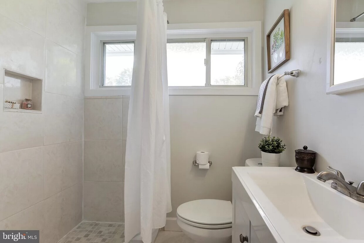 Foto principal - 1108 Clagett Dr