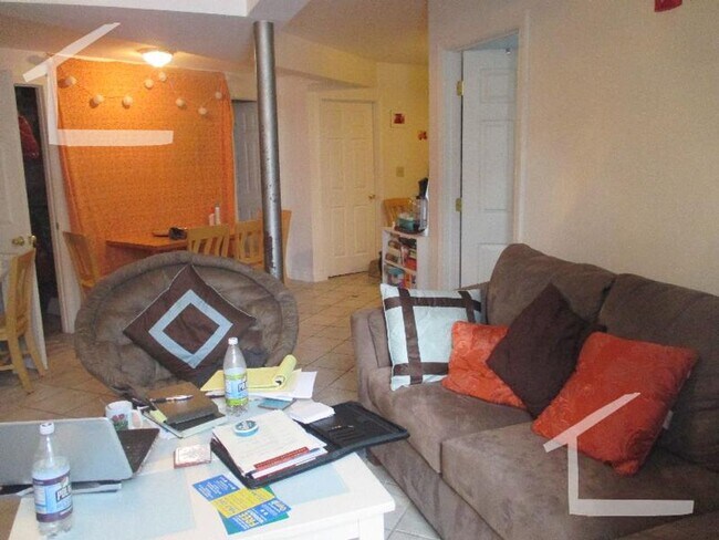 Foto del edificio - Brighton 3 bed 2 bath - Available 6/1 (NO FEE)