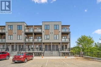 Building Photo - 940-940 St David St N