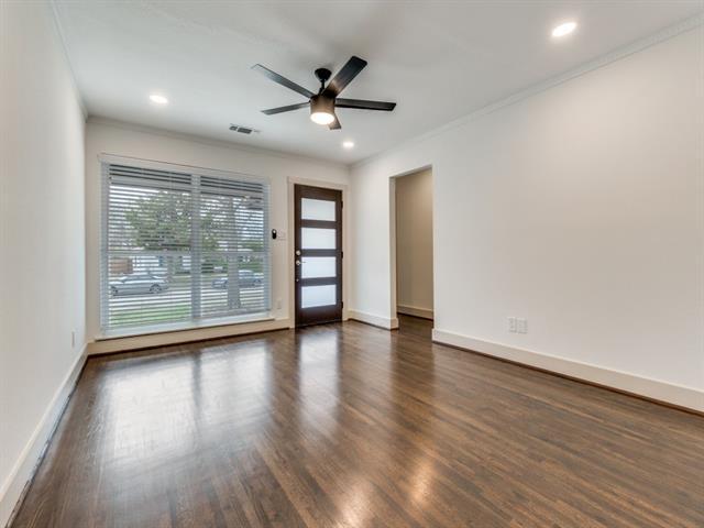 Foto del edificio - 8815 Graywood Dr