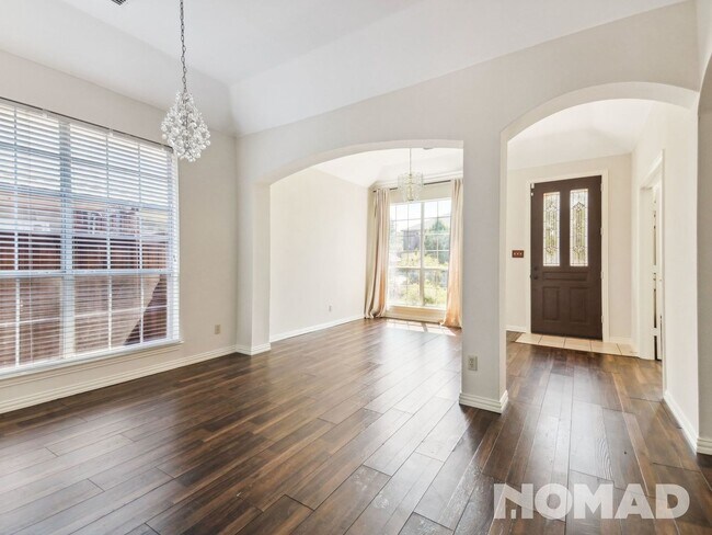 Foto del edificio - 4 Bedroom Single Family Home in Dallas