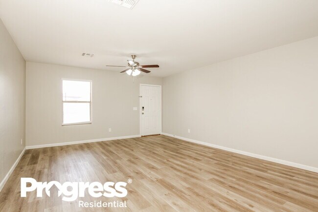 Building Photo - 11526 W Bloomfield Rd