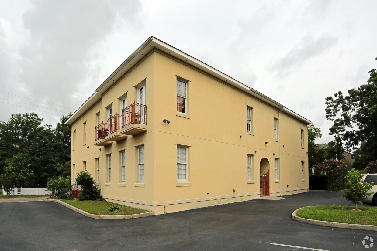 Building Photo - 258 N Claiborne St