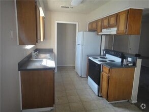 Building Photo - 504 Kings Way Dr