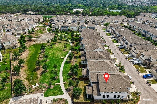 Foto del edificio - 9901 Thane Way