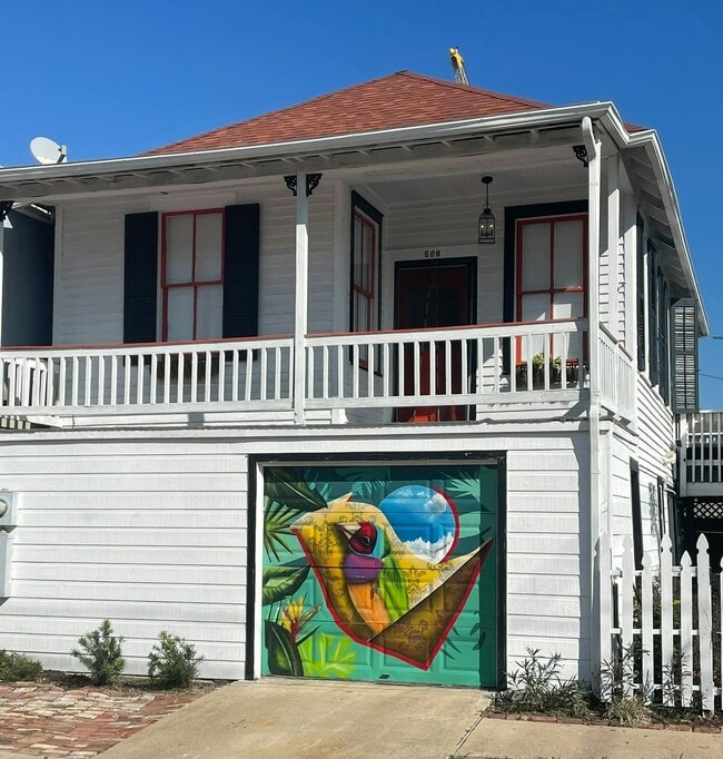 Building Photo - 508 10th St