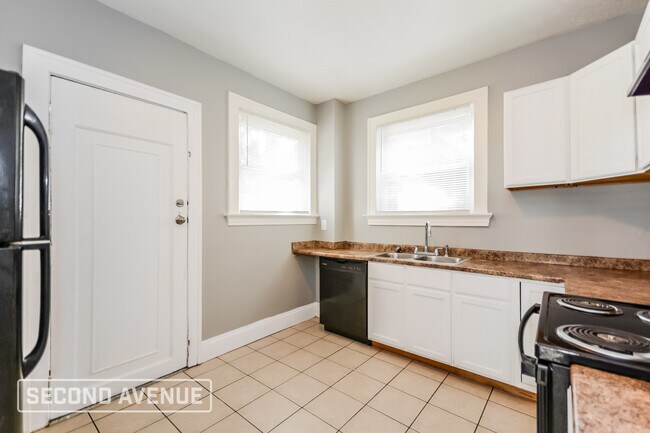 Building Photo - 1309 Ryland Ave