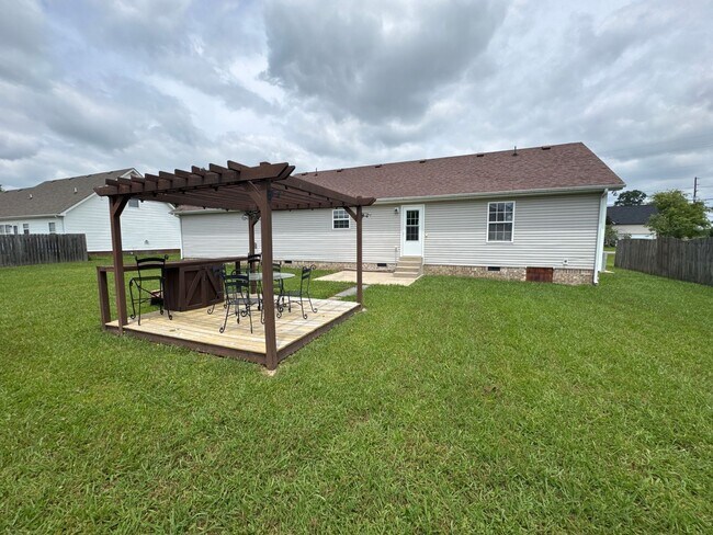 Building Photo - Charming 3/2 Home for Rent in Christiana, TN!