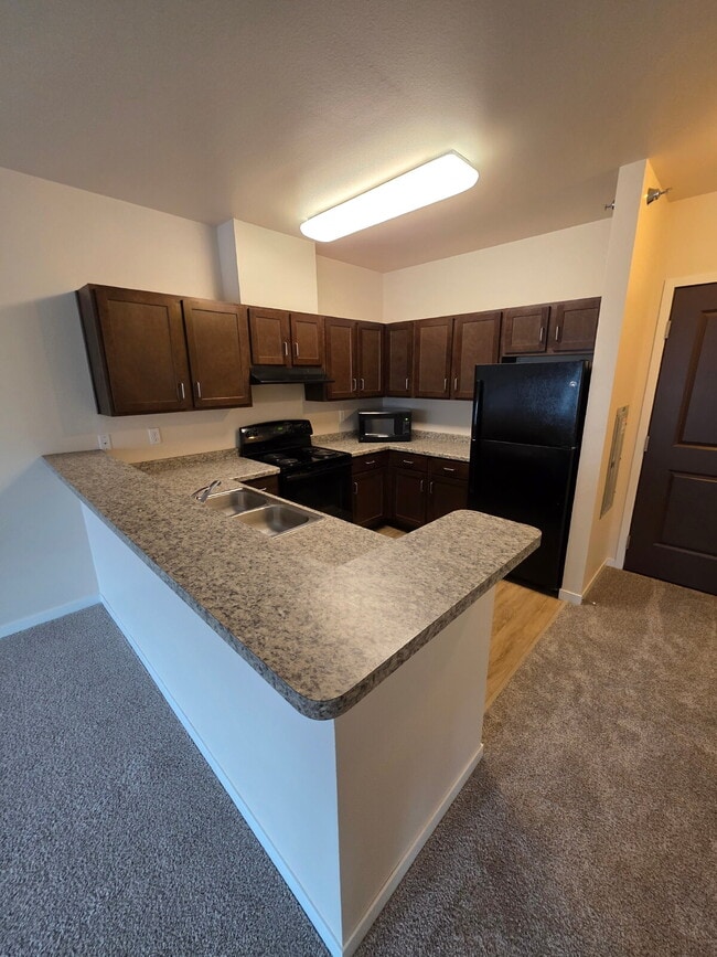 Building Photo - 2 Bedroom | 1 Bathroom 2nd Floor Apartment...