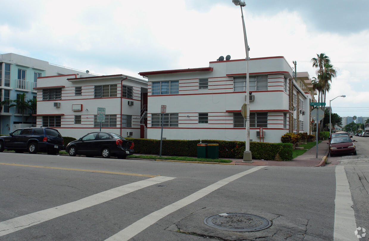 Building Photo - David's Deco Apartments