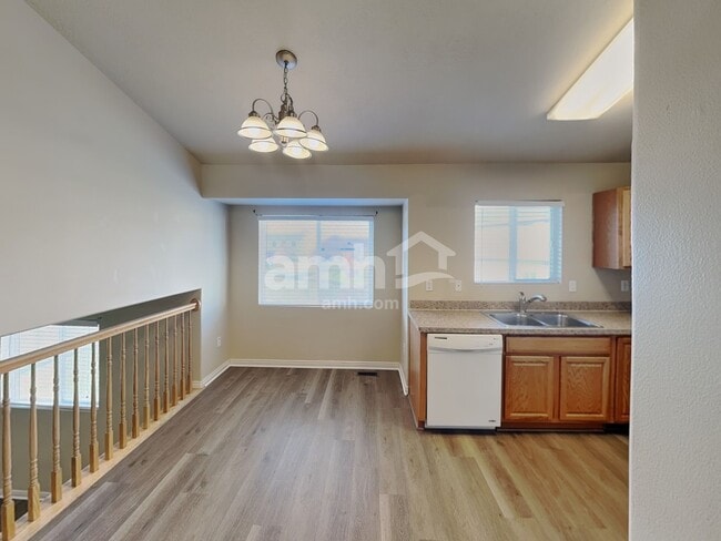 Foto del edificio - 1169 N Orchard Ave