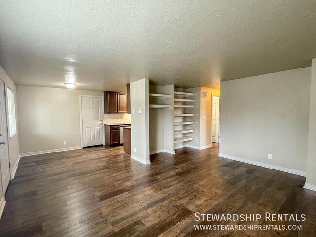 Foto del edificio - 3 bed/1 bath home in Bethel area