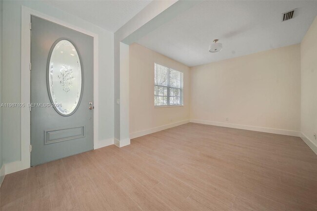 Building Photo - 174 Satin Leaf Dr