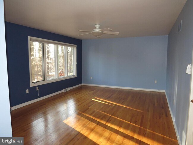 Building Photo - 30 Kings Grant Rd