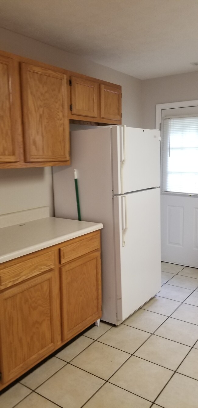 Building Photo - 302 N Ferne Clyffe Rd