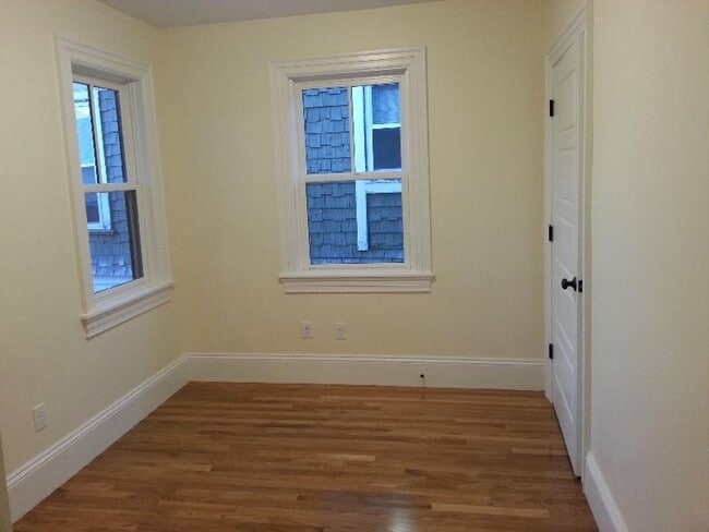 Building Photo - Modern Townhouse Allston Village 3-bed + 3...