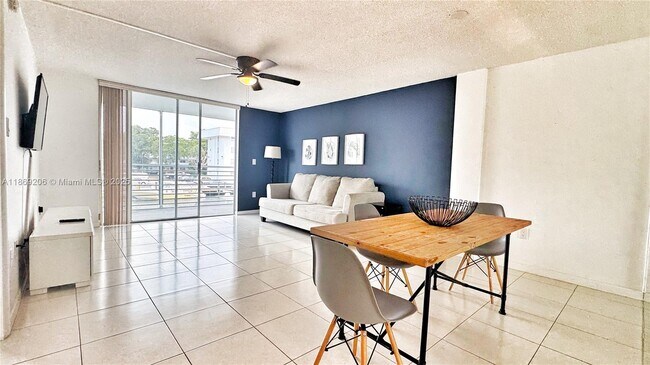 Foto del edificio - 3750 NE 170th St