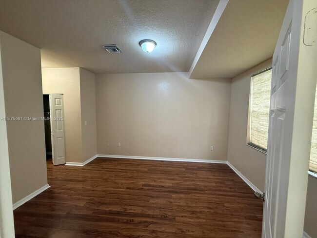 Foto del edificio - 13218 SW 44th St