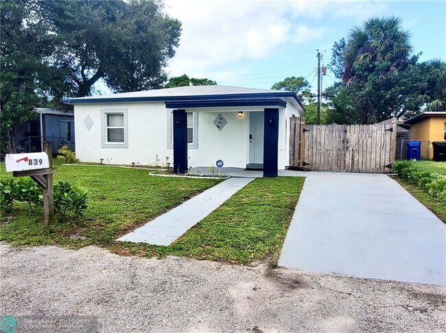 Building Photo - 839 NW 16th Terrace
