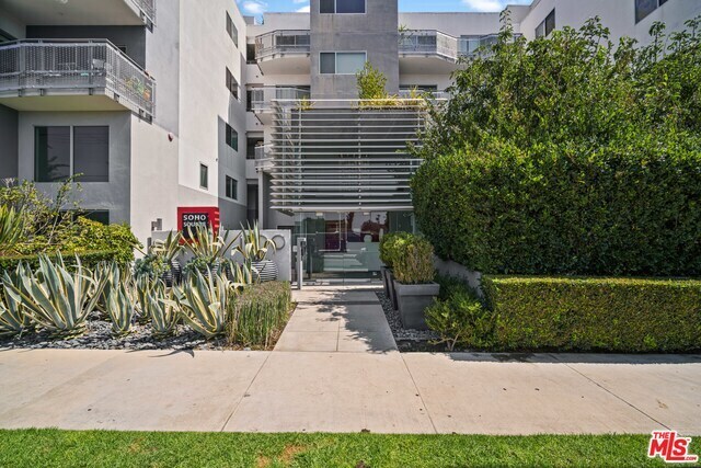 Foto del edificio - 1700 Sawtelle Blvd