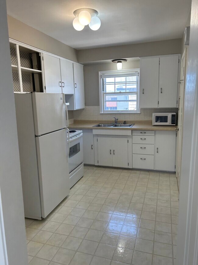 Building Photo - 1123 2nd St NW