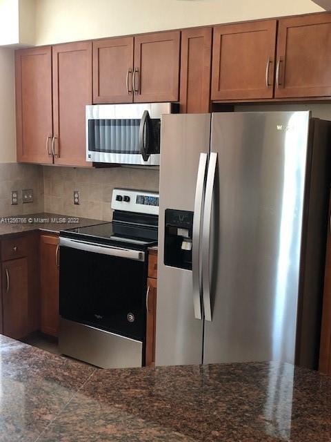 Building Photo - 2000 N Bayshore Dr