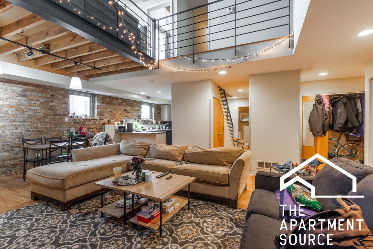 Foto principal - 933 W Irving Park Rd