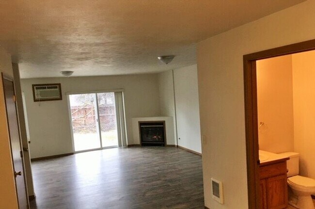 Foto del edificio - 307-A-307-B N Hallett St