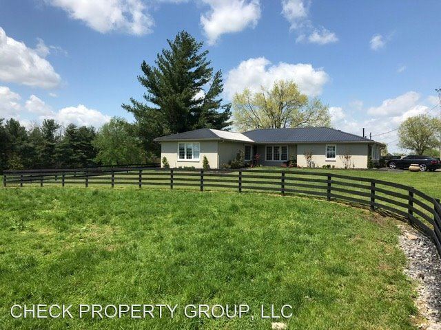 Primary Photo - 3 br, 2.5 bath House - 2851 Shelbyville Road