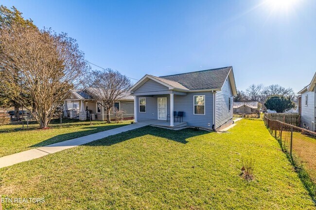 Foto del edificio - 1732 Jourolman Ave