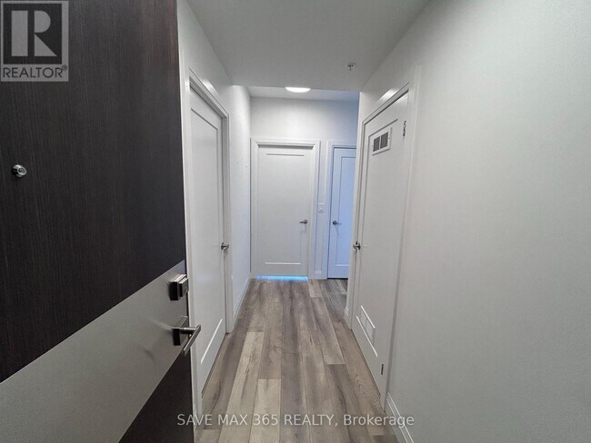 Photo du bâtiment - 500 Brock Ave