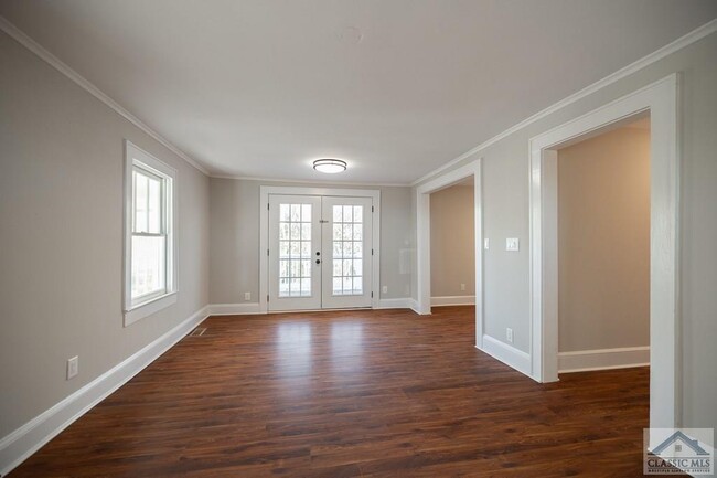Building Photo - 346 Barnett Rd