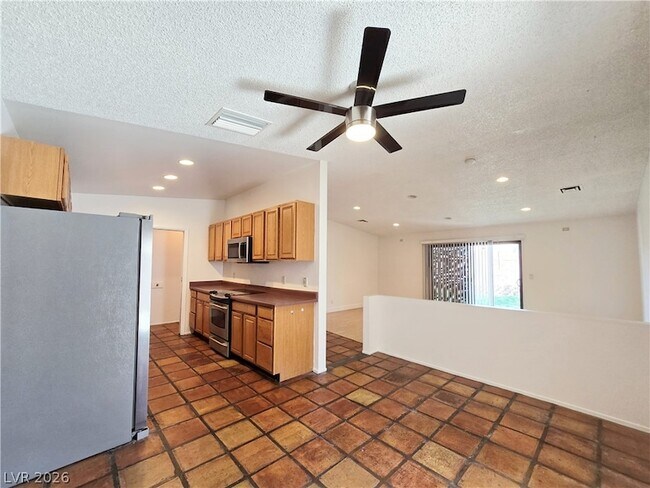 Foto del edificio - 6346 Bullion Blvd