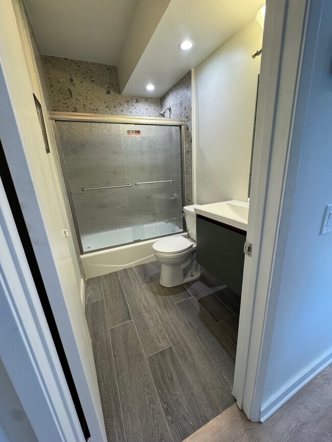 Foto del edificio - 2650 Lake Ave