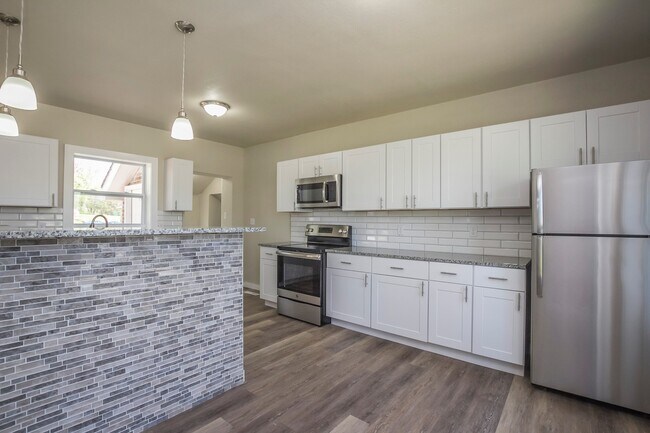 Foto del edificio - Spacious 2 Bedroom 1 Bath Home