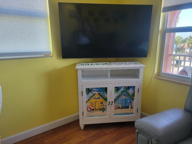 Foto del edificio - 5605 Shore Blvd S