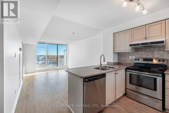 Building Photo - 650 Queens Quay W