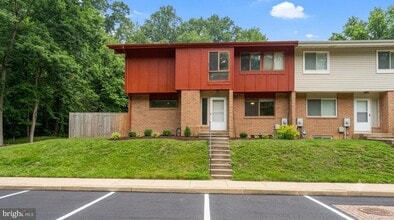 Building Photo - 9984 Shoshone Way